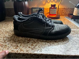 Travis Scott’s All black
