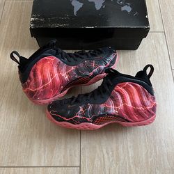 Nike Foamposite One Stranger Things Size 8 & 9.5