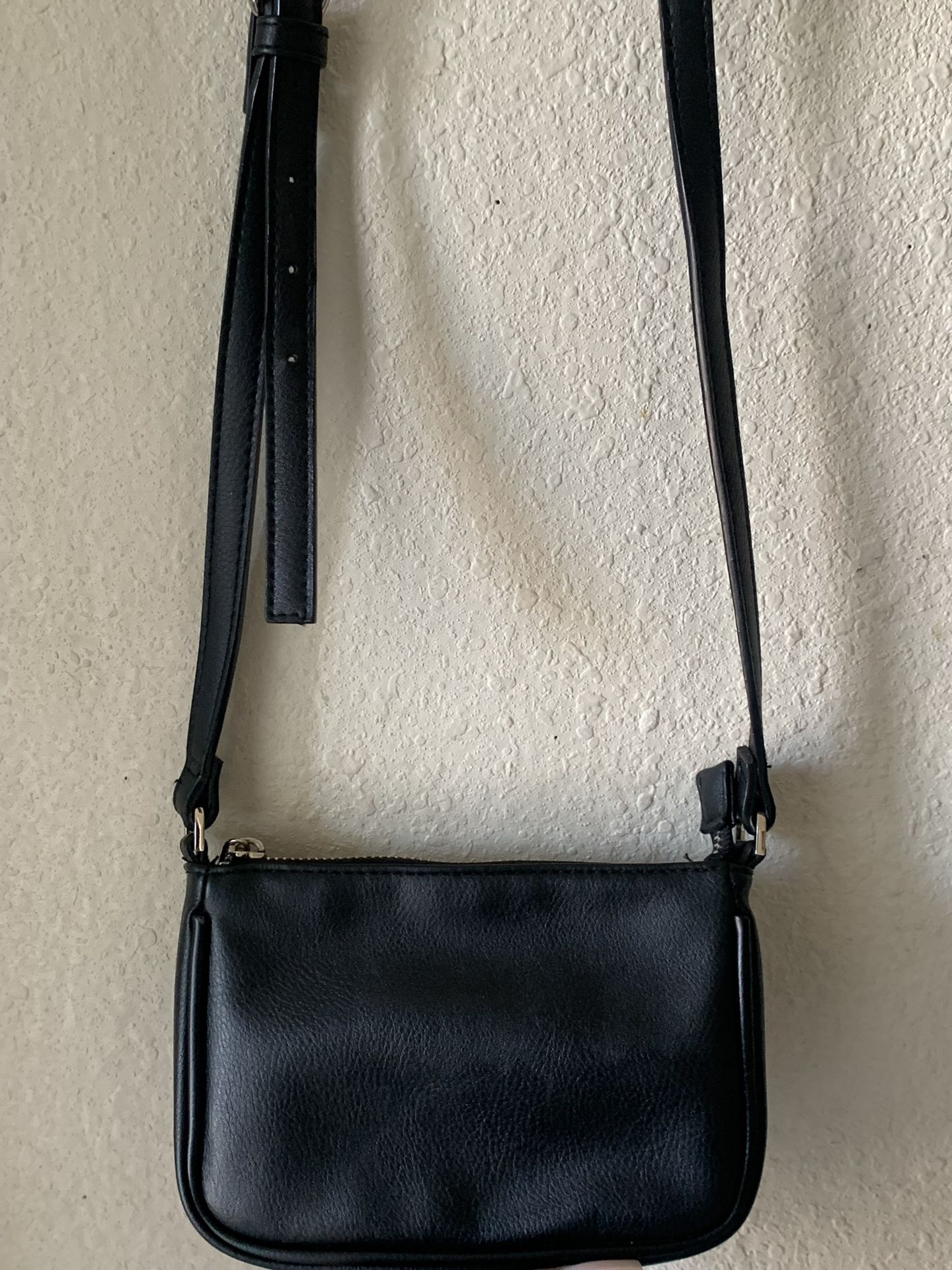 Black small shoulder bag