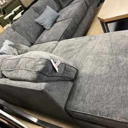 Stylish Stunning Cozy Sectional!