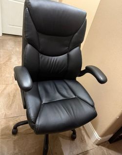Black leather Chair  - Like new