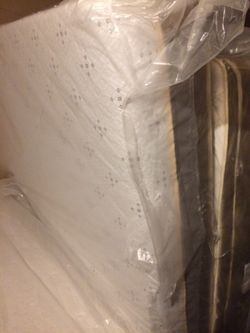Brand new Chicago Memory foam king or queen 400