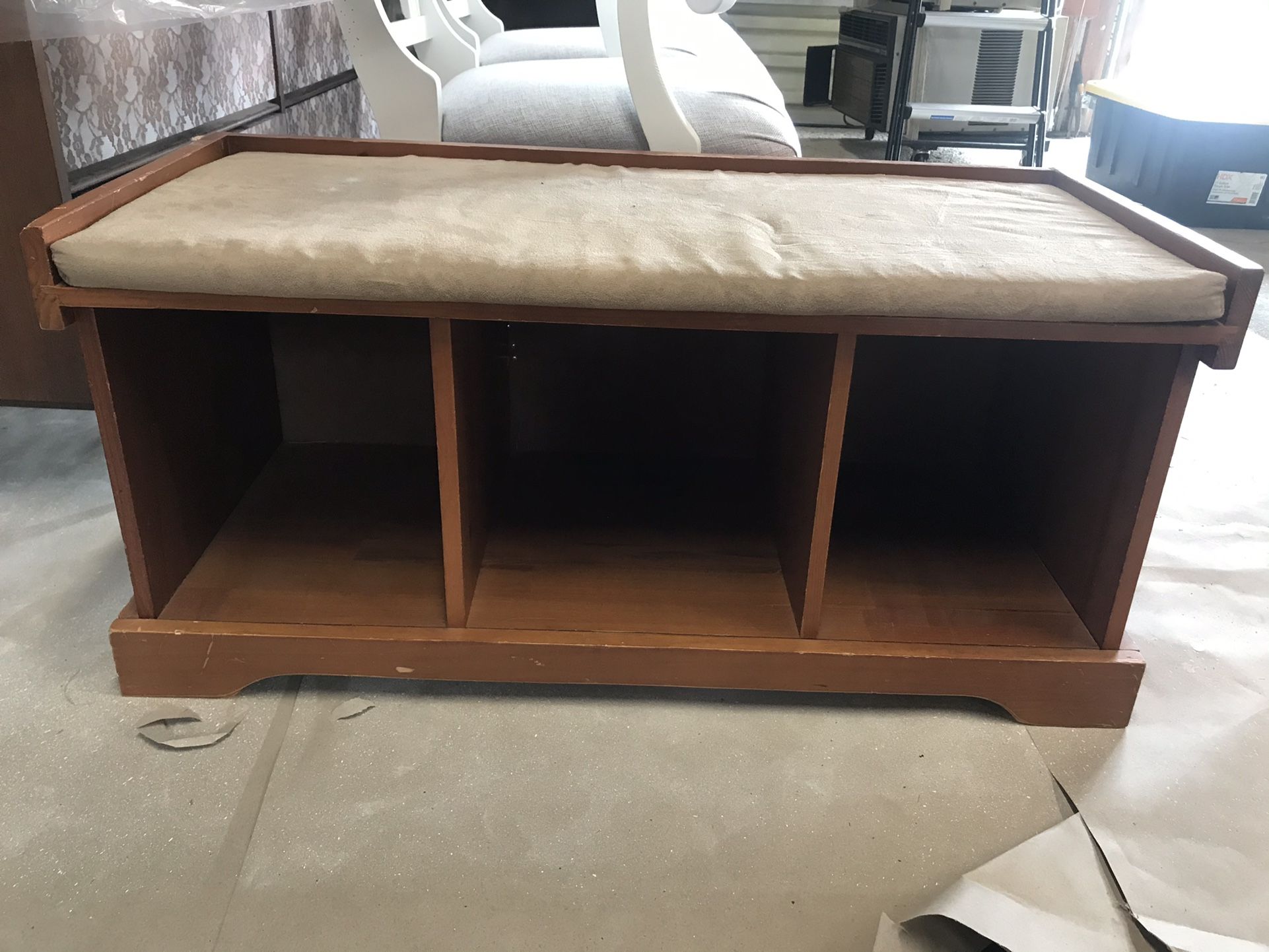 Shelf/Shoe Rack/Bench Seat. 