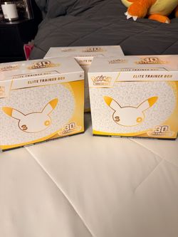 Pokémon 30th Celebration ETB