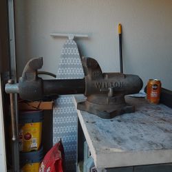 WILTON BULLET BENCH VISE / VICE 4 INCH JAWS