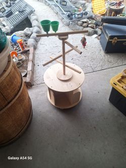 Med playpen for birdswith wheels 3 foot high