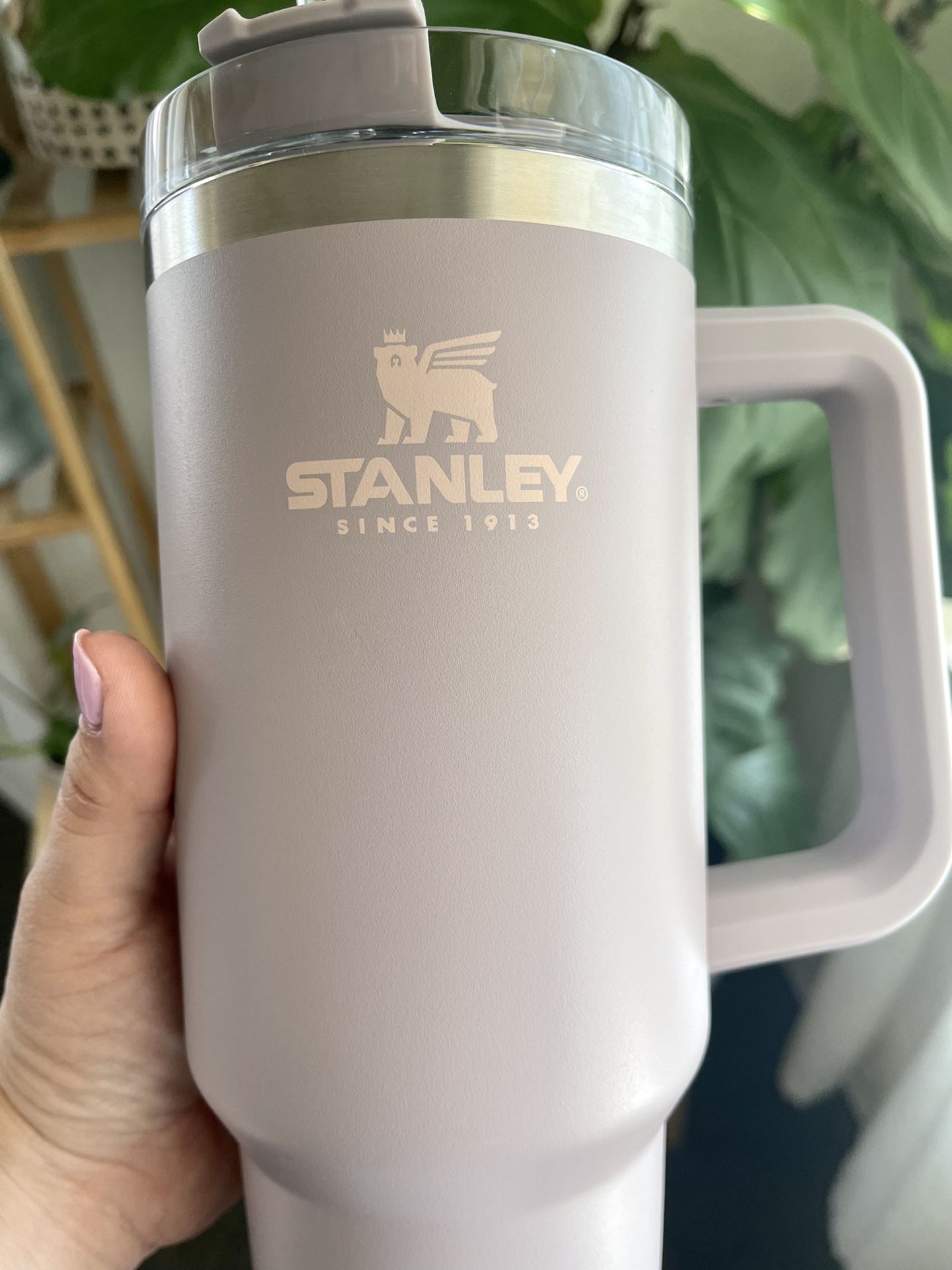 40 Oz Stanley Tumblr In Brilliant white for Sale in Tustin, CA - OfferUp