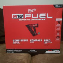 Milwaukee 2839-21CT M18 Fuel cordless 15- Gauge Angled Finish Nailer kit