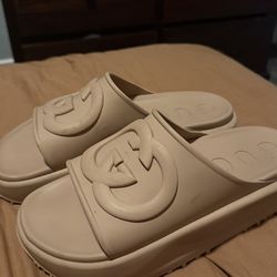 Gucci Slides (used) SIZE 8