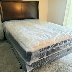 NEW QUEEN-SIZE PILLOW TOP MATTRESS AND BOX SPRING 💤