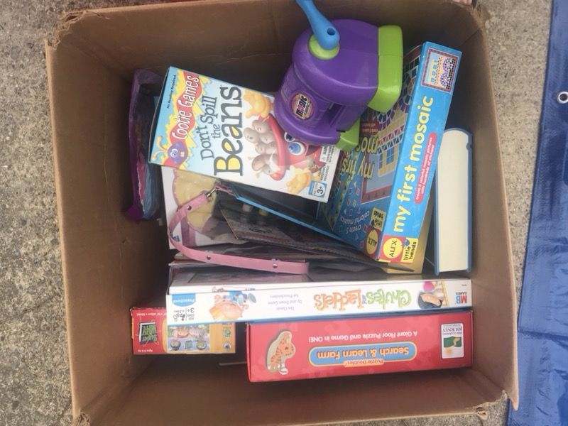 Box of games & puzzles crafts