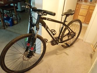 Diamondback Mountain Bike Like New Was Asking $400 Will Take 225Cash Or Trade Thank You