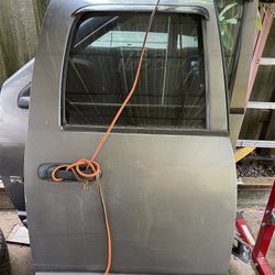 2008 Dodge Ram Doors (3)