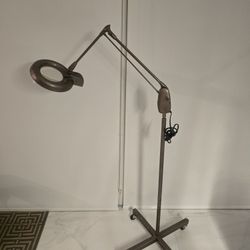 1950's Vintage Industrial Dazor M-1450-H Floating Swivel Magnifying ROLLIMG Floor LAMP Draftting Jewlery Making Mid Century Modern 