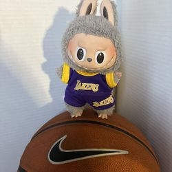 Labubu lakers Outfit 