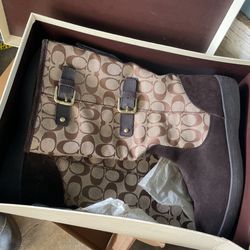Bota De Marca, Coach Original Se Usó Dos Veses Es Talla 9 De Mujer.