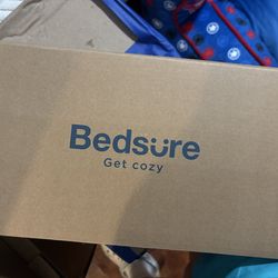 bedsure color white for your bed for queen but also fits king beds  cash only  please .