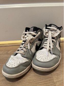 Nike Air Jordan 1 Mid Light Smoke Grey White Black Size US 7.5 EU 40.5 Authentic