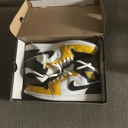  Air Jordan 1 Mid "Yellow Ochre", 