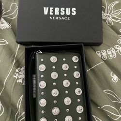 Versace Versus 