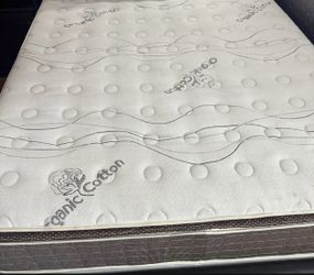 Queens Size Serenity Pillow Top Mattress And Box Spring 