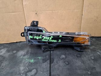 2017-2018-2019-2020-2021-2022-2023 TESLA MODEL 3 RIGHT SIDE FOG LAMP OEM USED  #12123