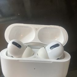 Apple AirPods Pro max With mag Safe Case— Quick Sale!!