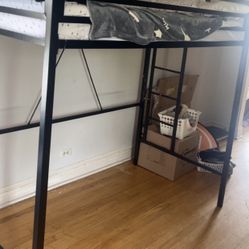 2 Bunk Beds 