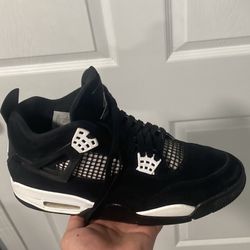 Jordan 4 White Thunder 