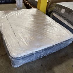 New Queen Stearns and Foster Signature Luxury Firm Mattress
