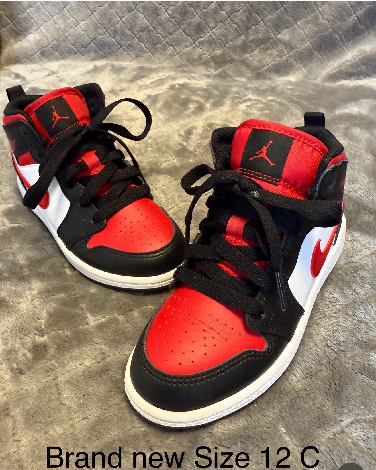 Brand New NIKE Boys shoes Size 12C ๐