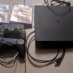 PS4 Slim bundle 2 controllers 4 games