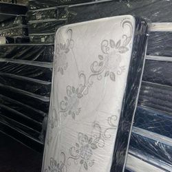 New Deluxe Brand Twin Size