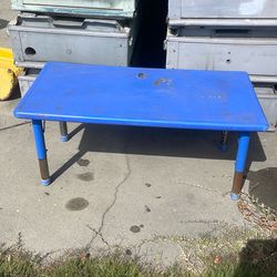 Kids play table