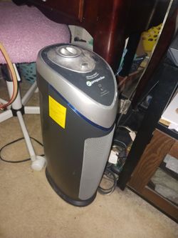2 AIR PURIFIERS 1ST 1 IS GERM GAURDIAN 2ND 1 IS BY BROOKSTONE BOTH LIKE BRAND NEW 20 EACH FIRM