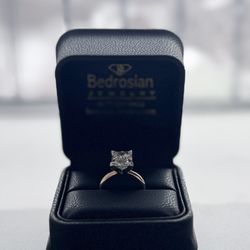 4.05 Carat Radiant/Brilliant Cut Lab Grown Diamond Engagement Ring - 14 carat Yellow Gold Setting