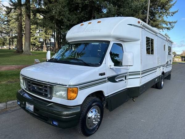 2005 Phoenix Cruiser 27’