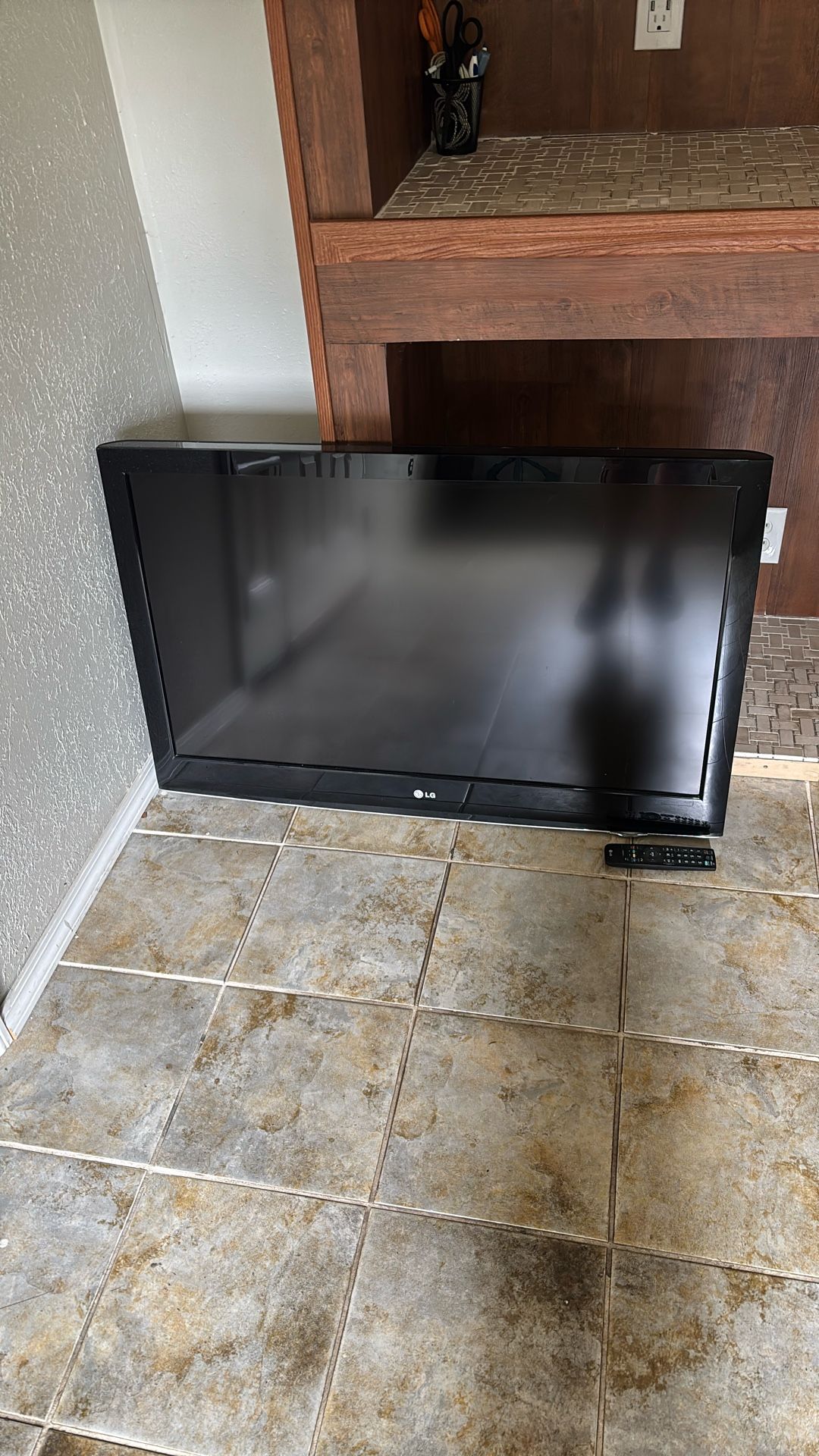 36 In Flat Screen TV/ W Remote