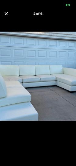 Beautiful Elegant Upscale Luxury Modern Italian Leather Large Sectional Sofa