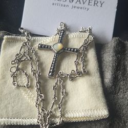 James Avery  Retirado 