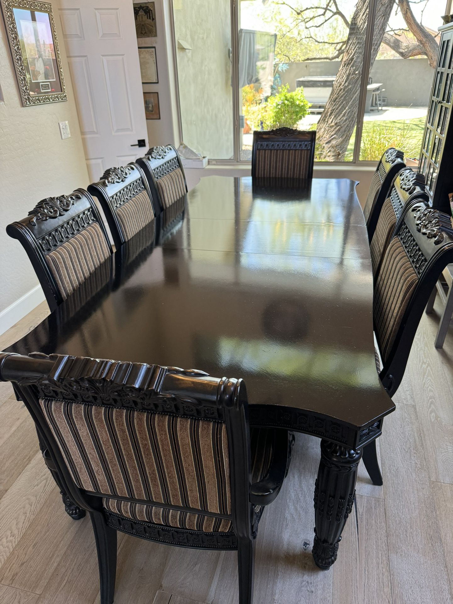 Dining Table, Chairs & Console