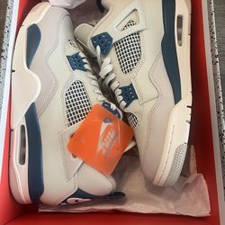 Military 4s Brand New  size 10