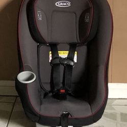 LIKE NEW GRACO CONVERTIBLE CAR SEAT!!!!