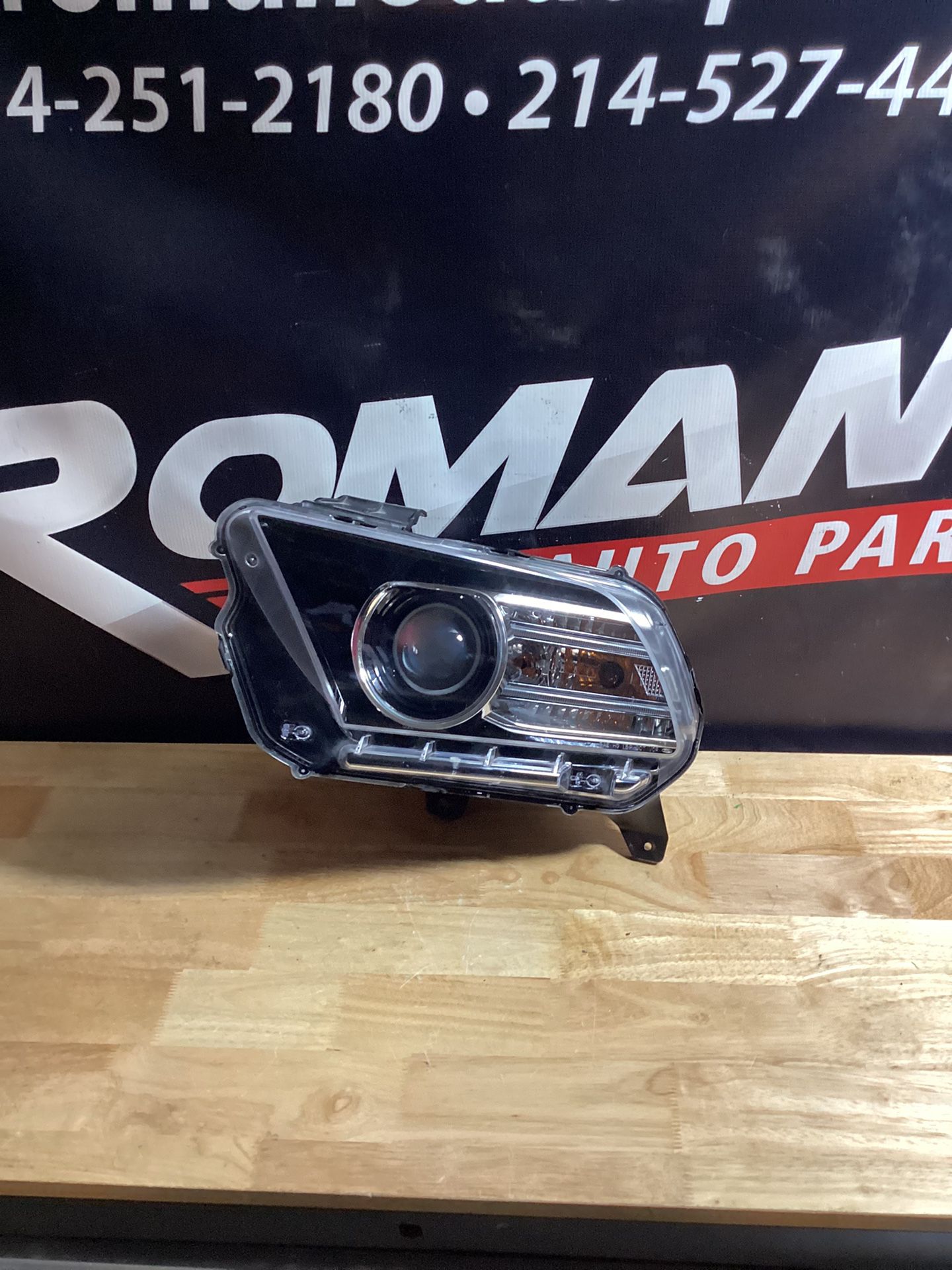 2013-2014 Ford Mustang  Hid Headlight 