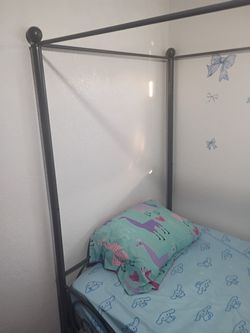 Twin bed