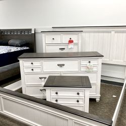New King Bedroom— HOT BUY