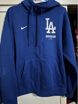 Dodger sweater
