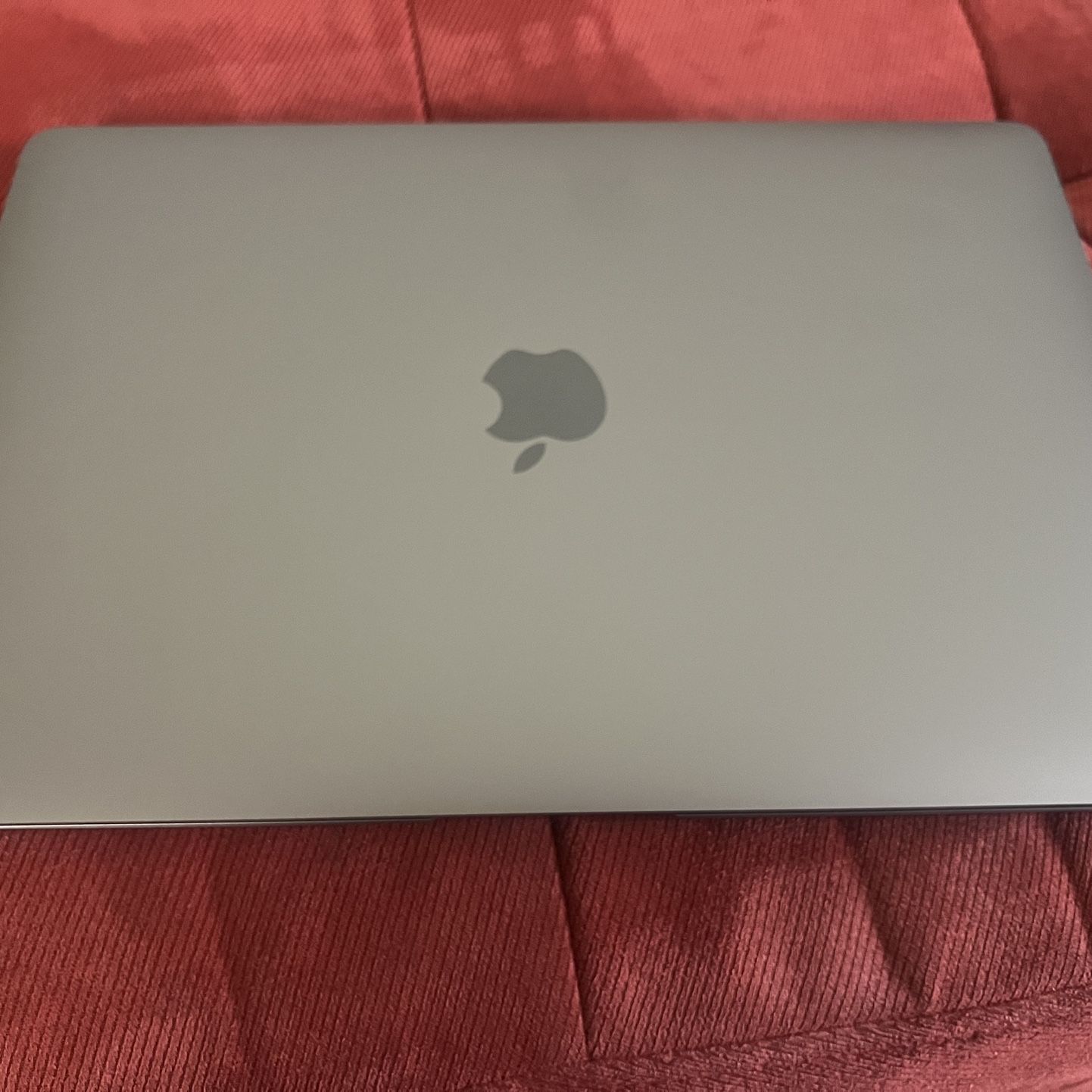 Apple Mac Book Air 13” 2020