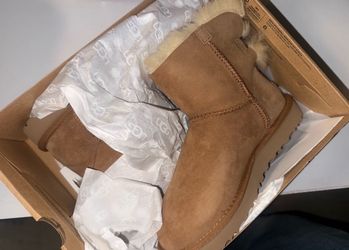 UGG bowtie size 5