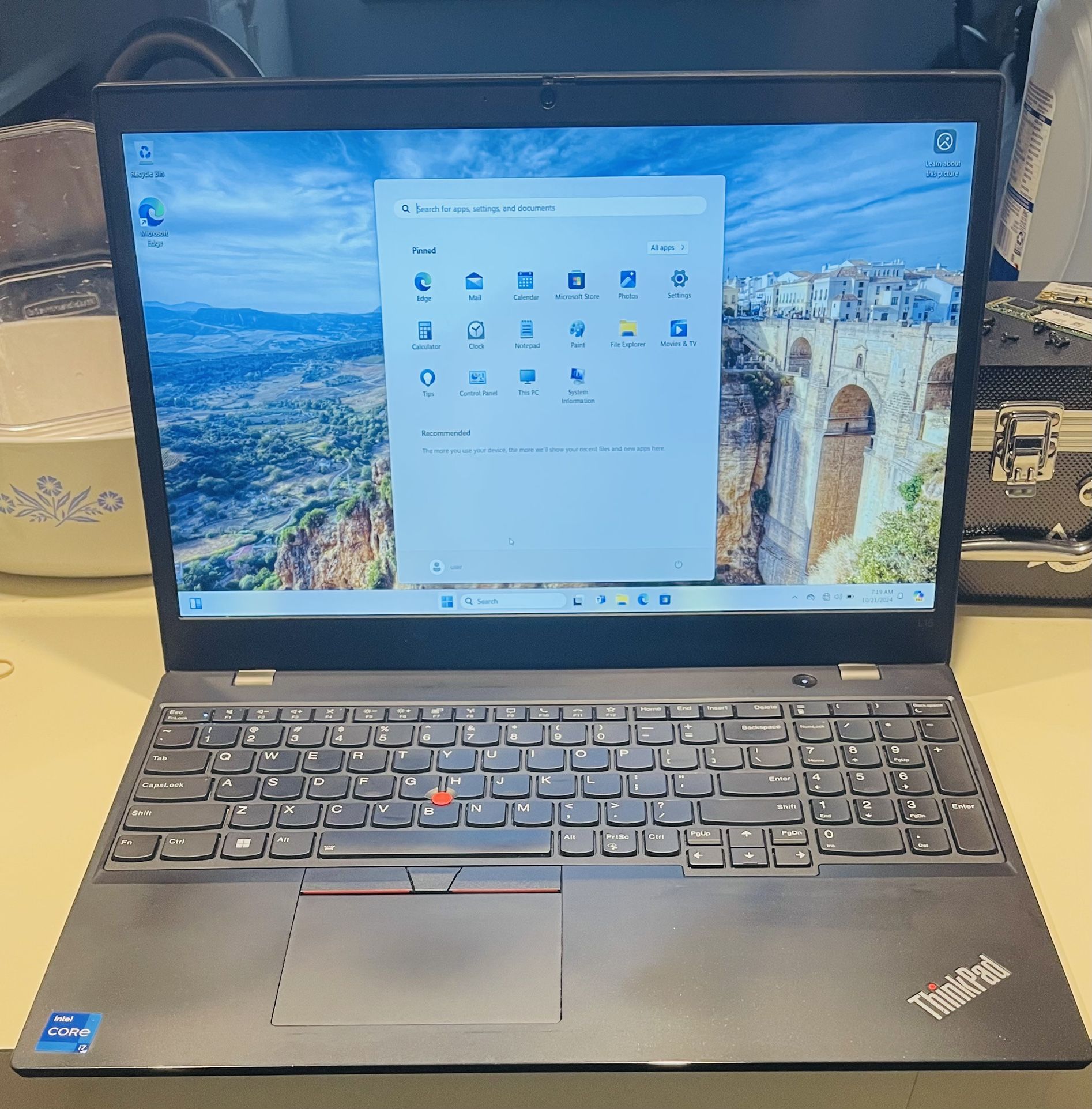 thinkpad windows 11 pro 32gb ram i7 11th gen 256gb ssd